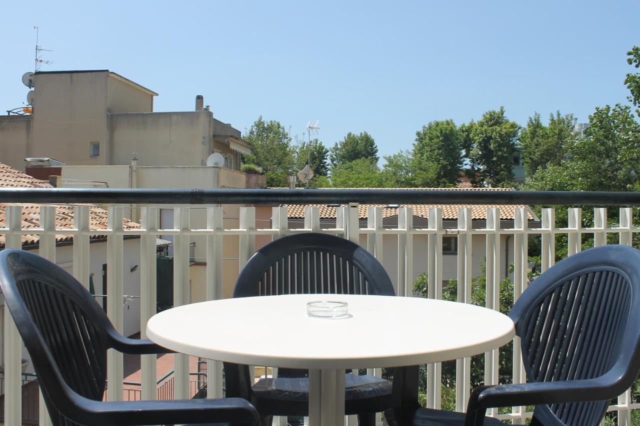 Residence Fiorella Cattolica Exterior foto