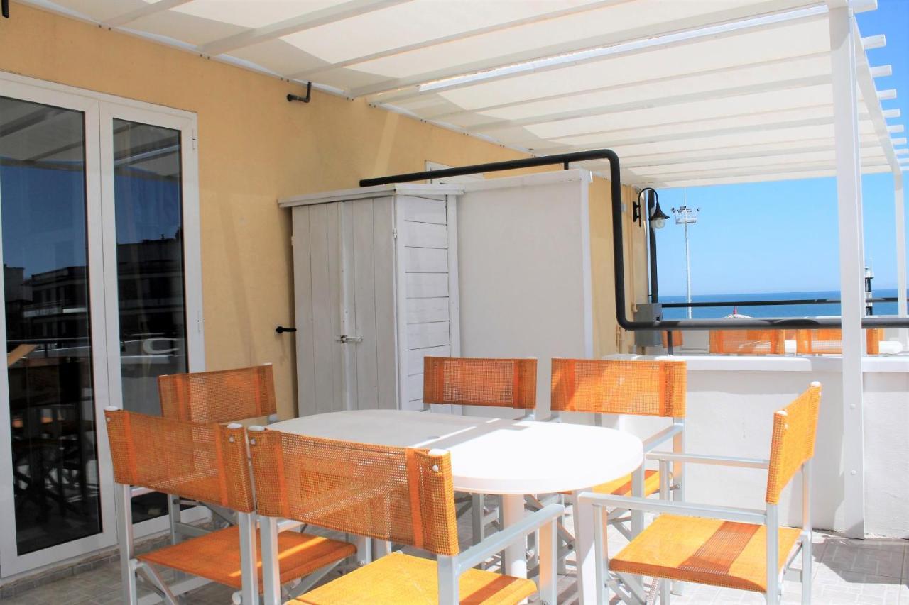 Residence Fiorella Cattolica Exterior foto
